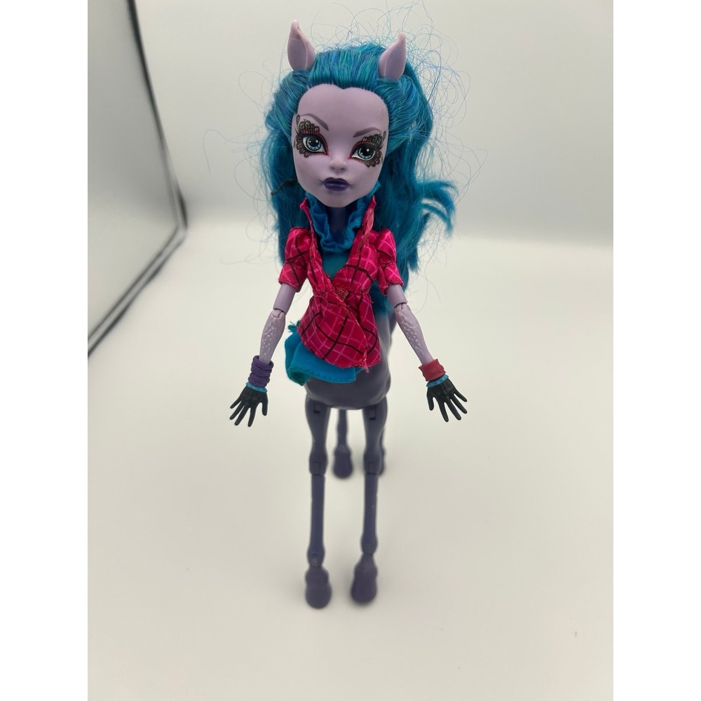 Monster High Freaky Fusion Avea Trotter fashion doll